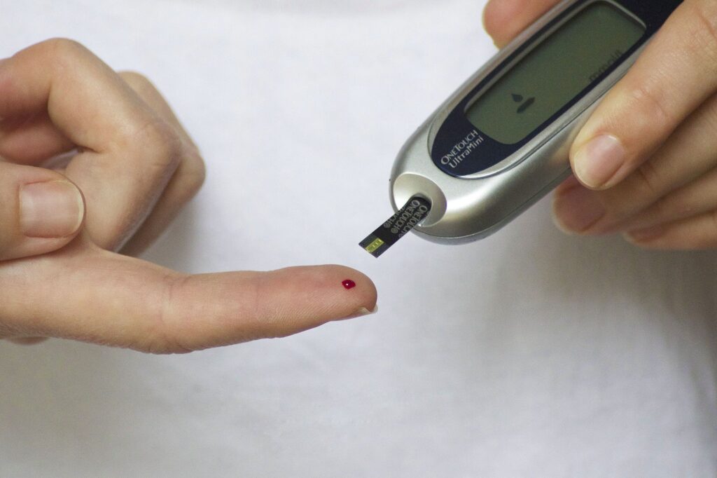 Glukometr - mierzy stężenie glukozy we krwi
