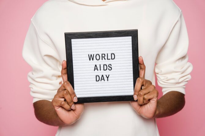 Zrozumieć i wesprzeć - rozmowa o HIV/AIDS przy okazji Światowego Dnia AIDS