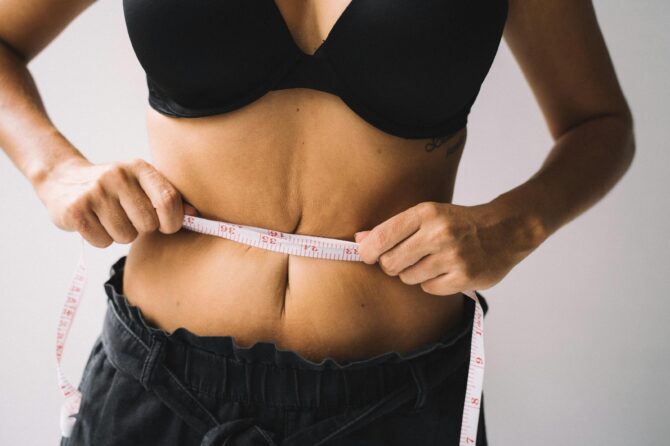 Jak objawia się anoreksja? Przyczyny i sposoby leczenia
